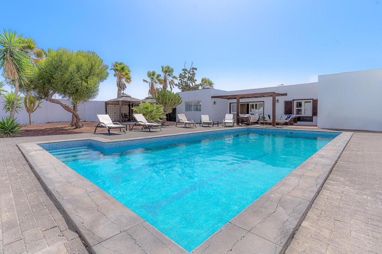 Villa Bella Lanzarote กอสตา เตกีสเซ ภายนอก รูปภาพ
