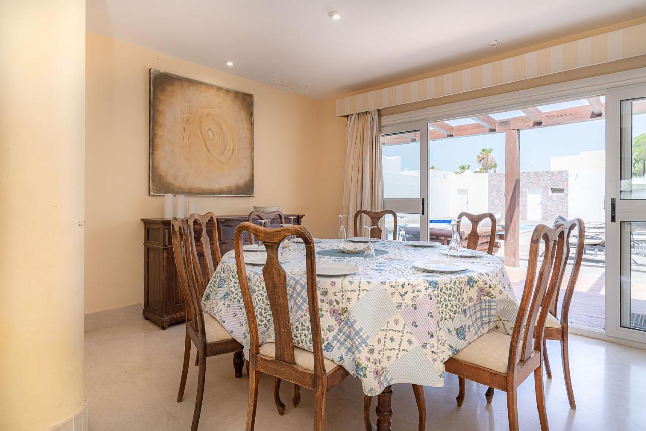 Villa Bella Lanzarote กอสตา เตกีสเซ ภายนอก รูปภาพ