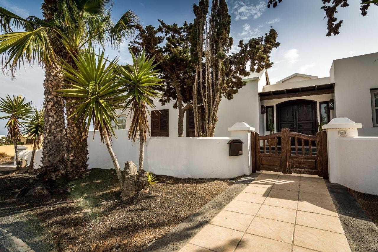 Villa Bella Lanzarote กอสตา เตกีสเซ ภายนอก รูปภาพ